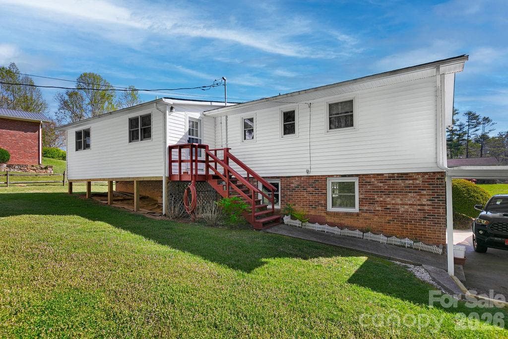 Back of House - 1482 Island Ford Road, Brevard