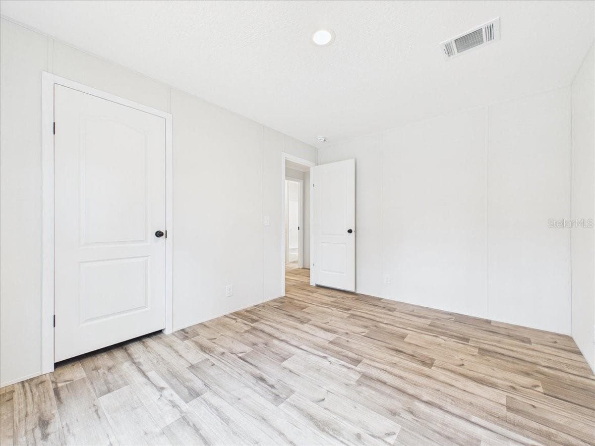 Manufactured Home at 137 BEULAH DR, HAWTHORNE, photo 27 of 31