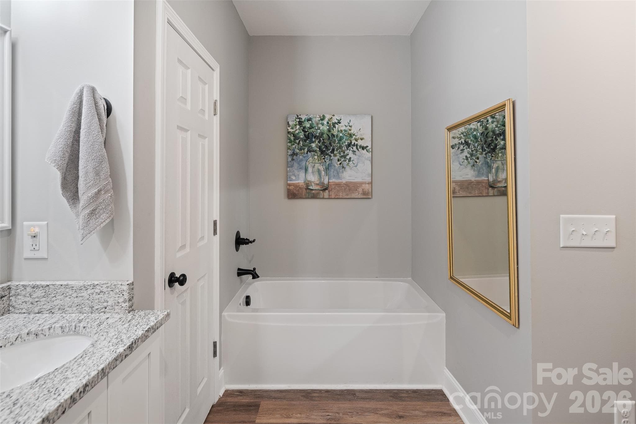 Ensuite Bathroom with Soaking Tub - 108 Jefferson Station Place, West Jefferson