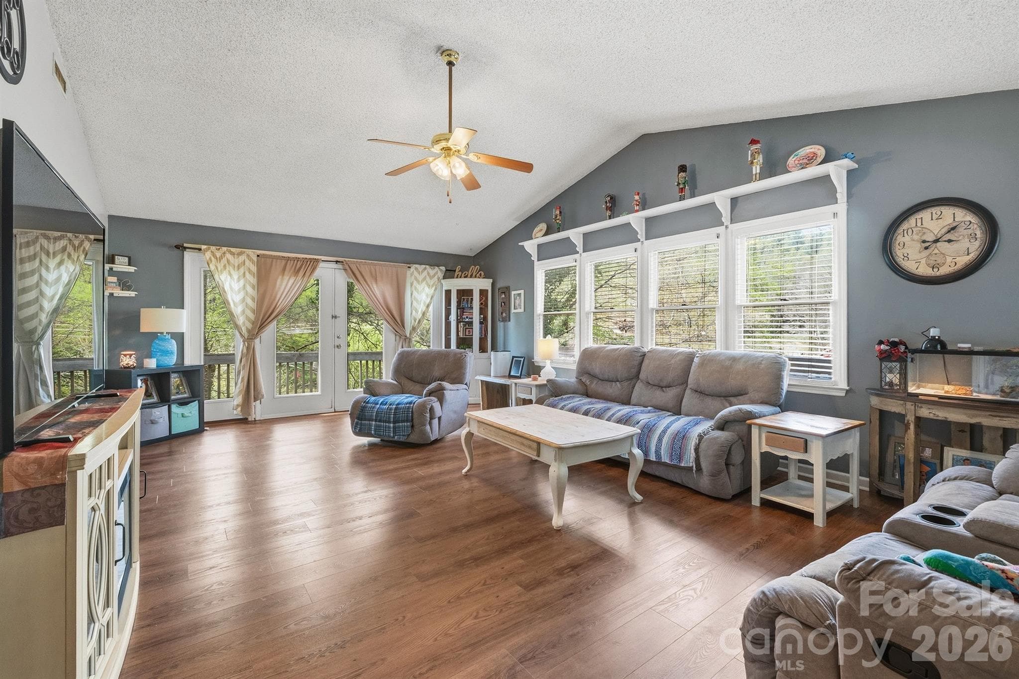 Single Family Residence at Lenoir, photo 6 of 24