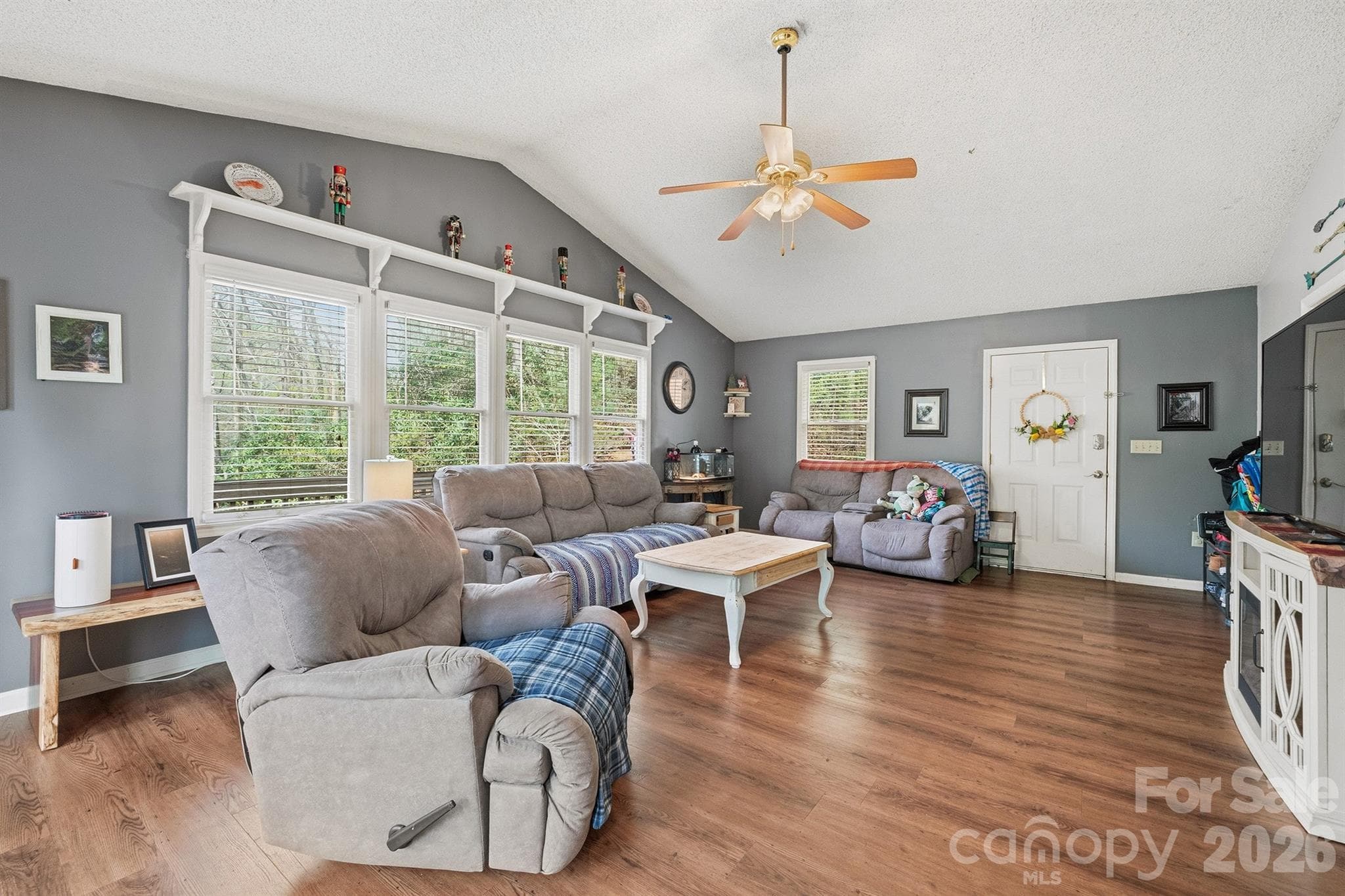 Single Family Residence at Lenoir, photo 8 of 24