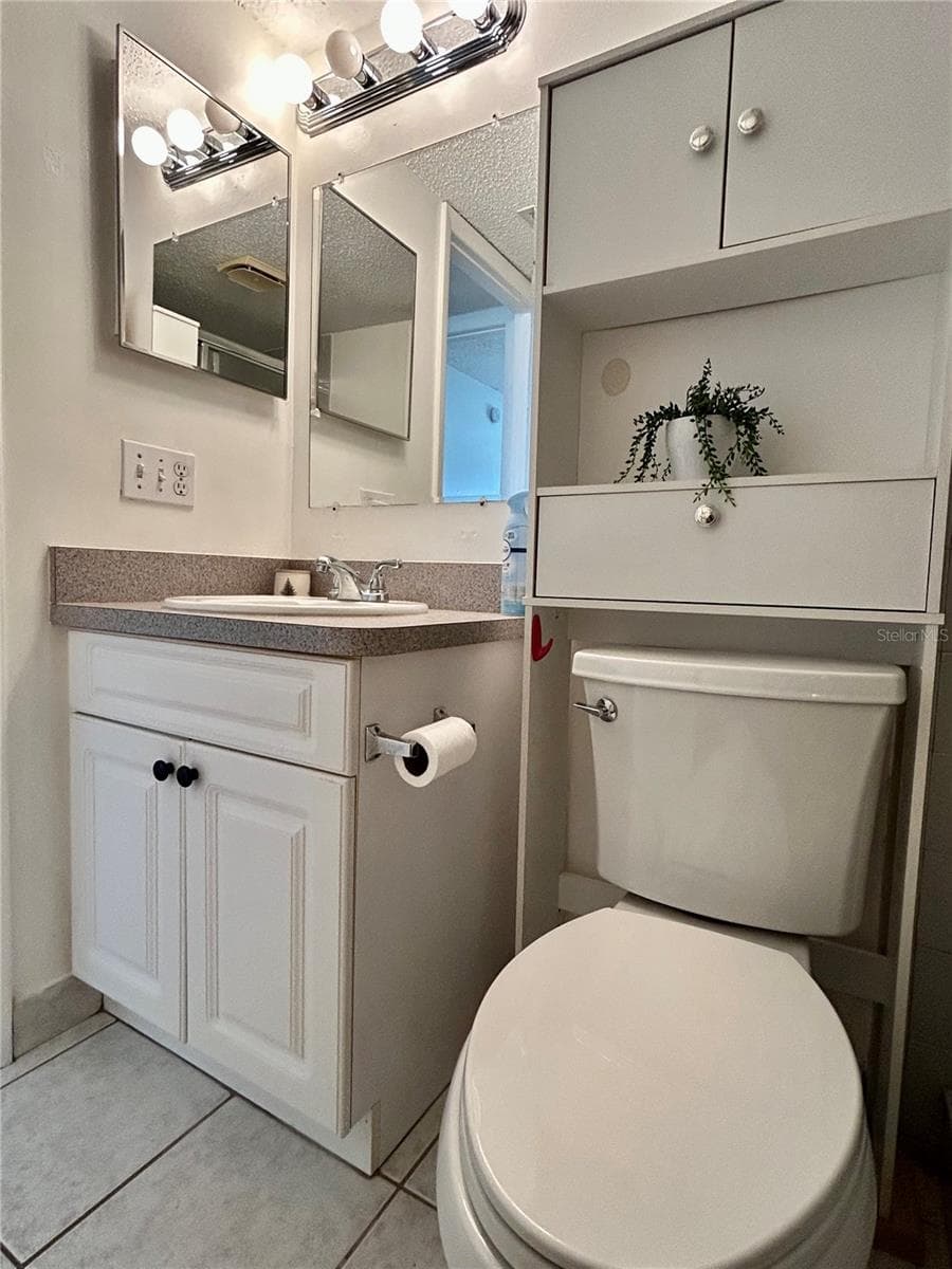 Condominium at 11401 3RD ST N #2, ST PETERSBURG, photo 21 of 27