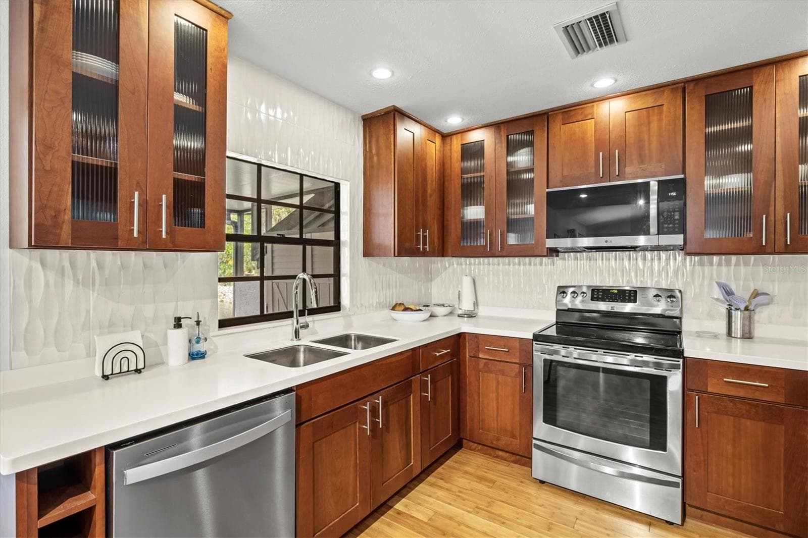Townhouse at 4566 HIDDEN VIEW PL #7, SARASOTA, photo 11 of 76