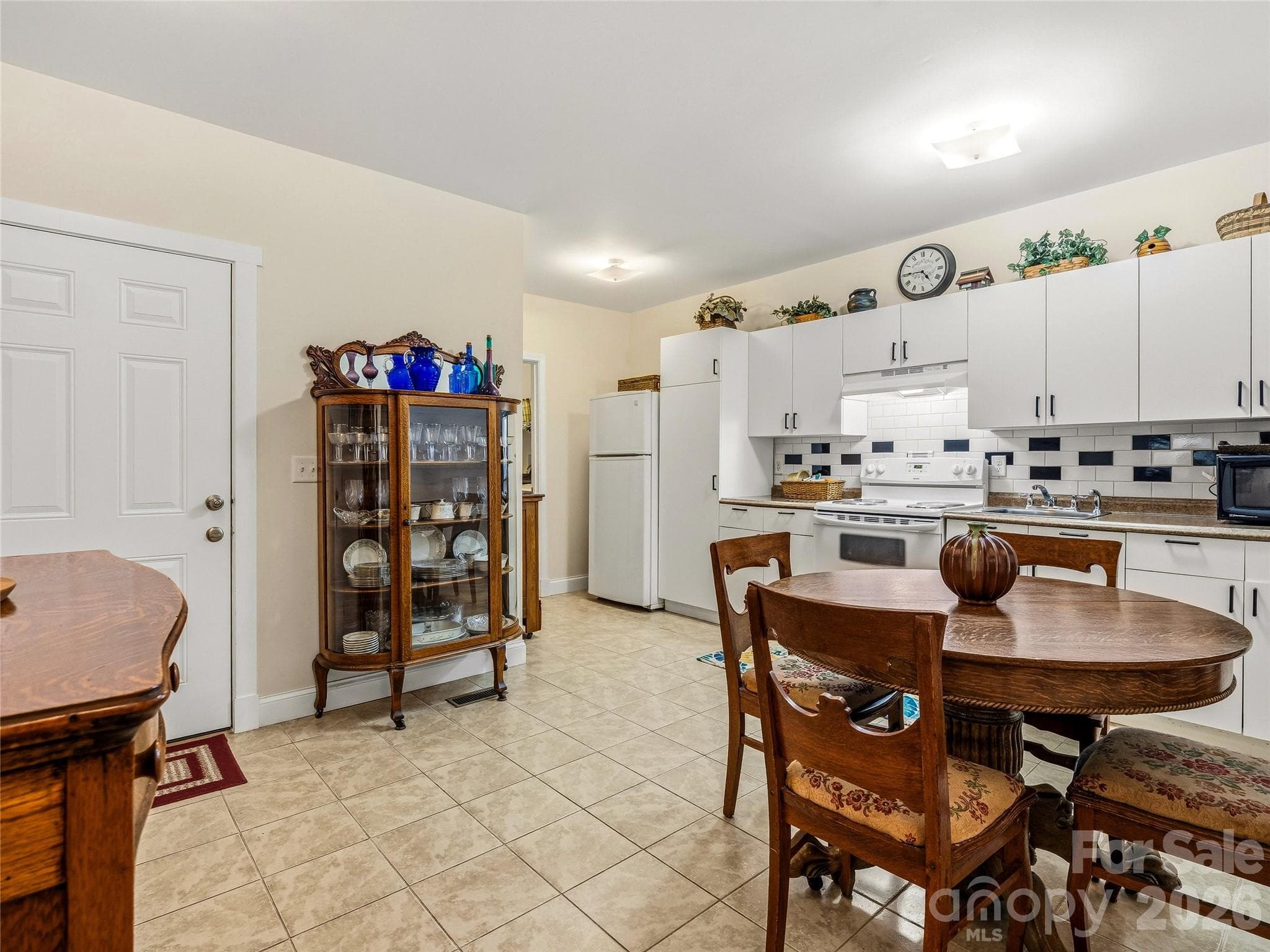 Single Family Residence at 24 Sunnie Rae Lane, Candler, photo 27 of 46