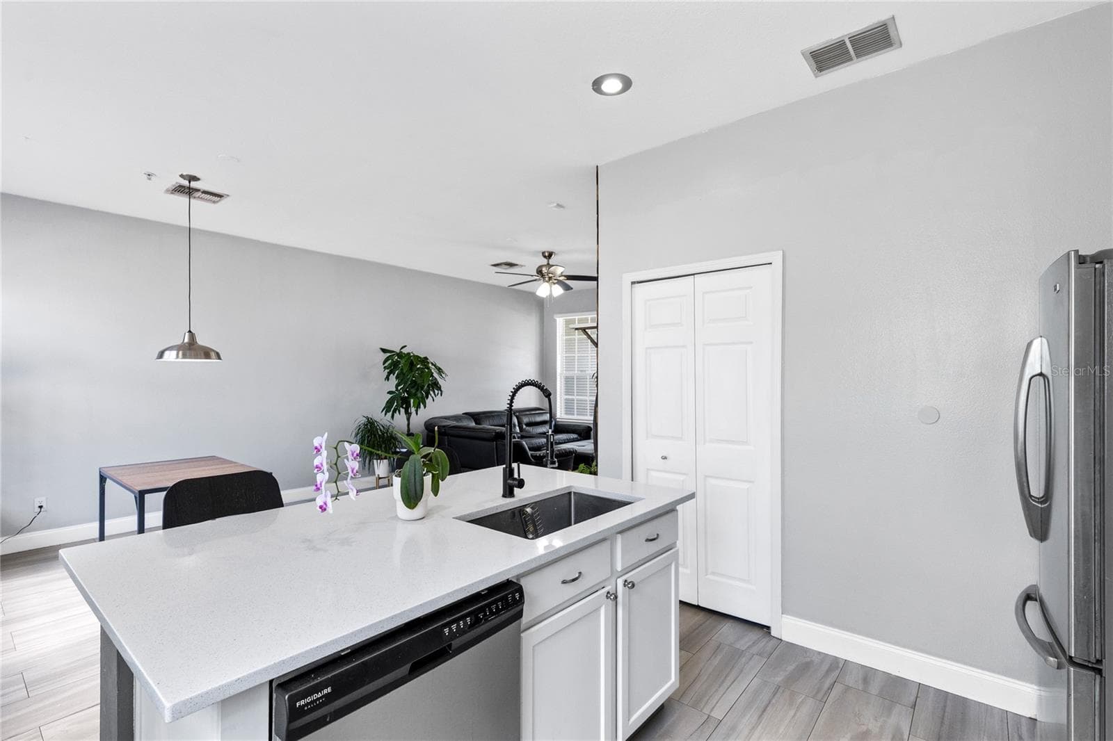 Townhouse at 6187 CHAPLEDALE DR, ORLANDO, photo 8 of 29