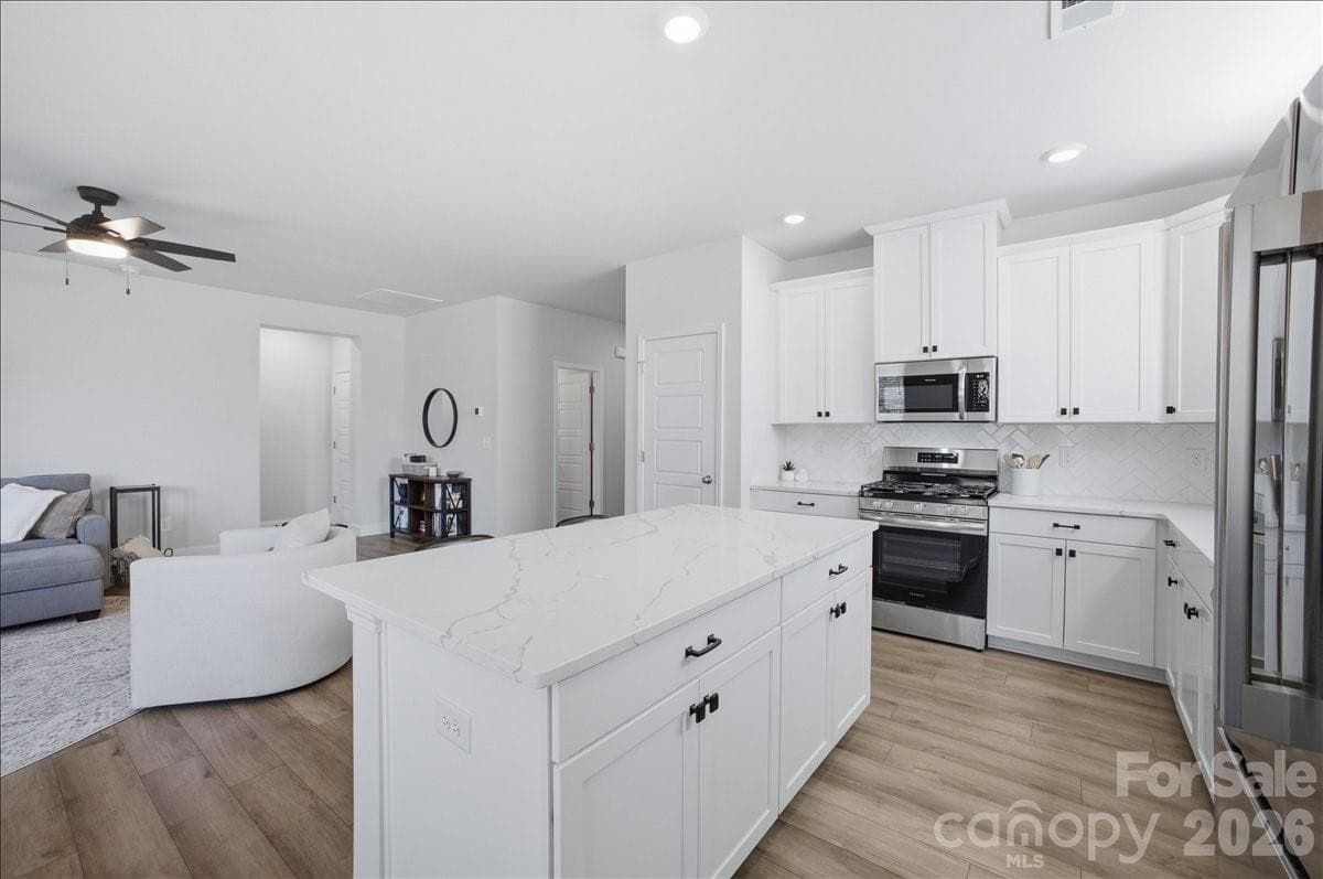 Single Family Residence at 602 Banter Lane, Cramerton, photo 7 of 33