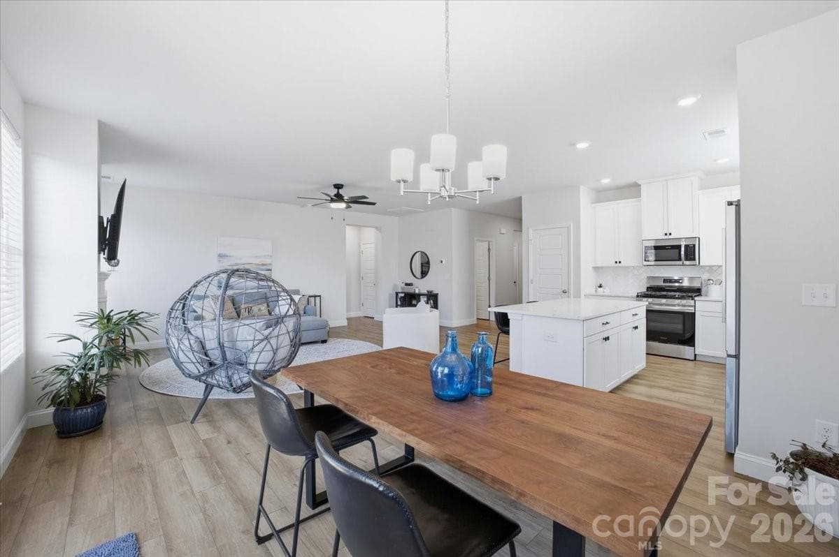 Single Family Residence at 602 Banter Lane, Cramerton, photo 9 of 33