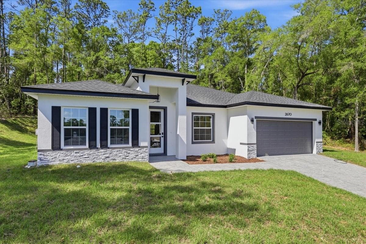 2670 W FAIRWAY LOOP