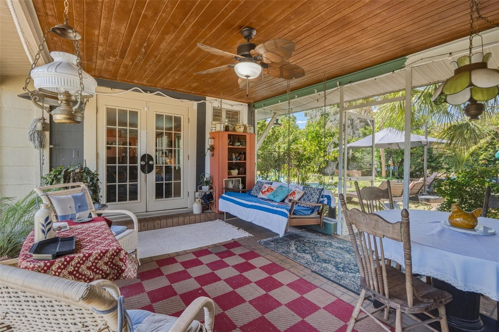Porch that adjoins the homes - 223 N MONROE AVE, ARCADIA