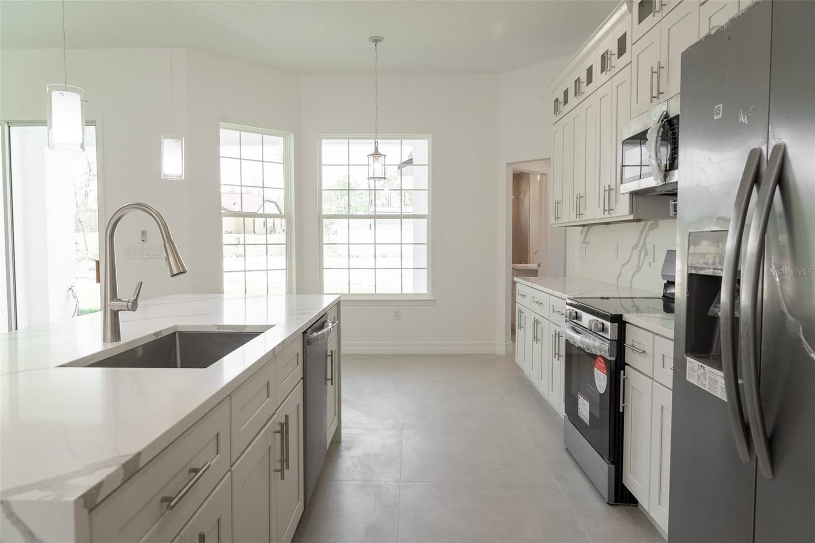Single Family Residence at 16559 SW 48TH TER, OCALA, photo 6 of 35