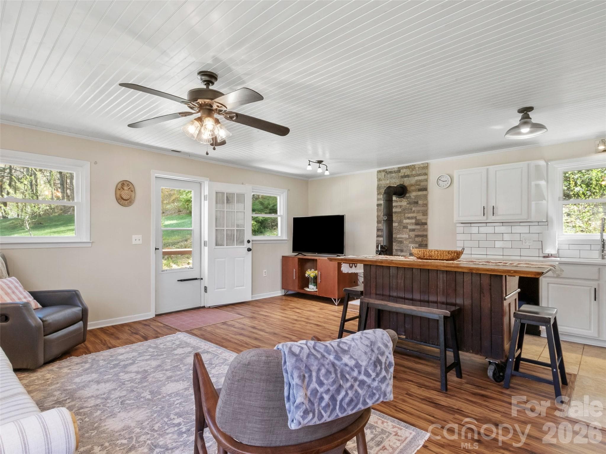 Single Family Residence at 24 Baldridge Drive, Burnsville, photo 10 of 29