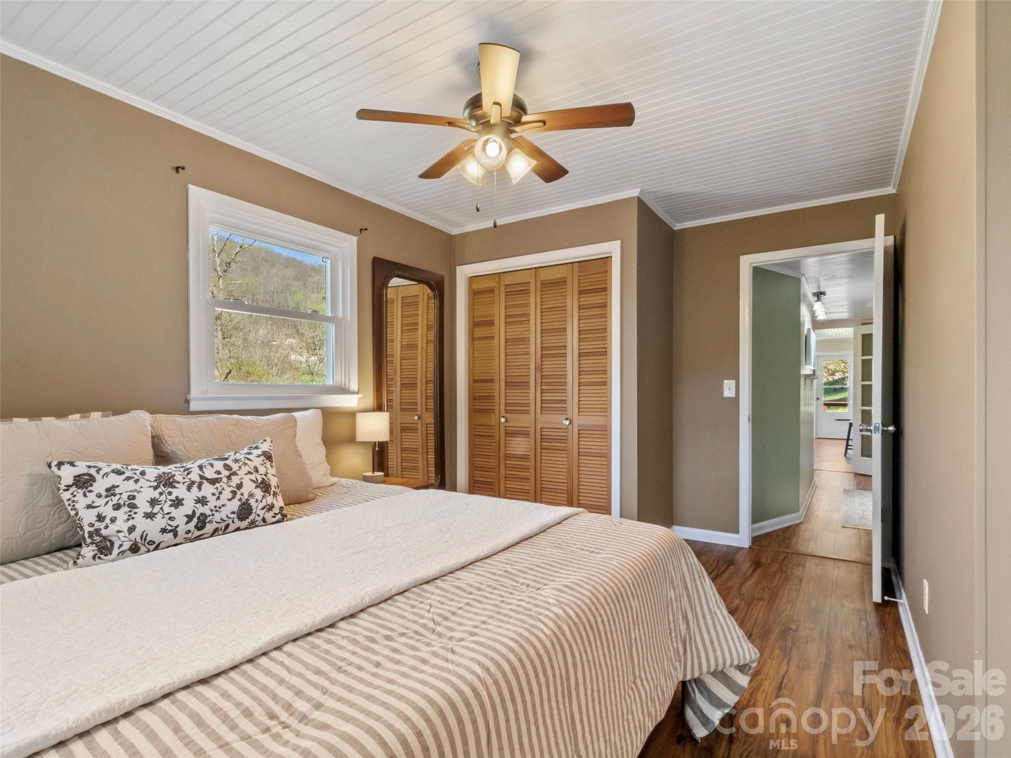 Single Family Residence at 24 Baldridge Drive, Burnsville, photo 18 of 29