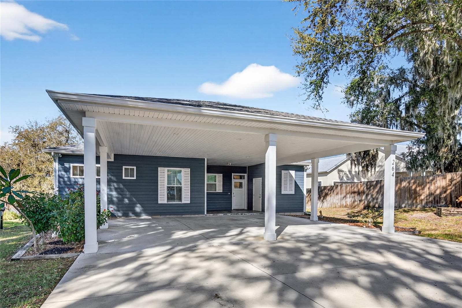 Single Family Residence at 264 S CENTRAL AVE, UMATILLA, photo 5 of 42
