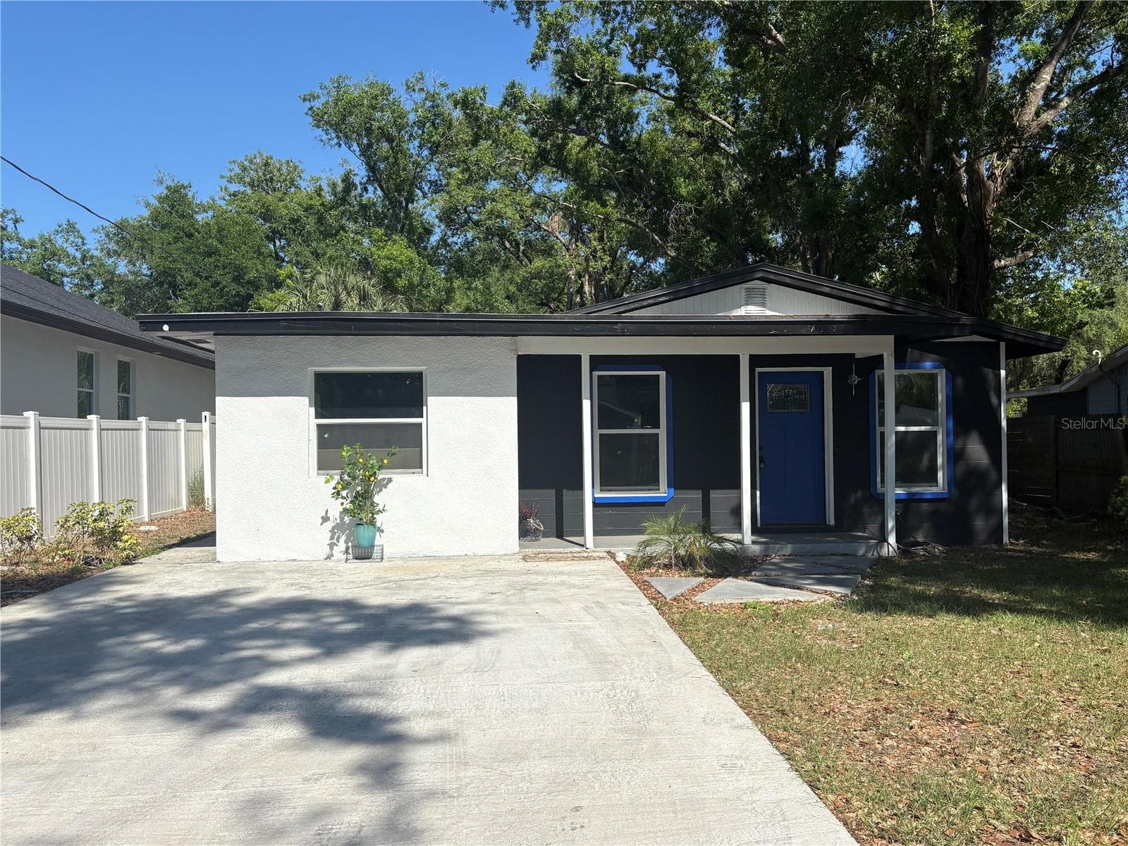 Single Family Residence at 7019 N WILLOW AVE, TAMPA, photo 2 of 16