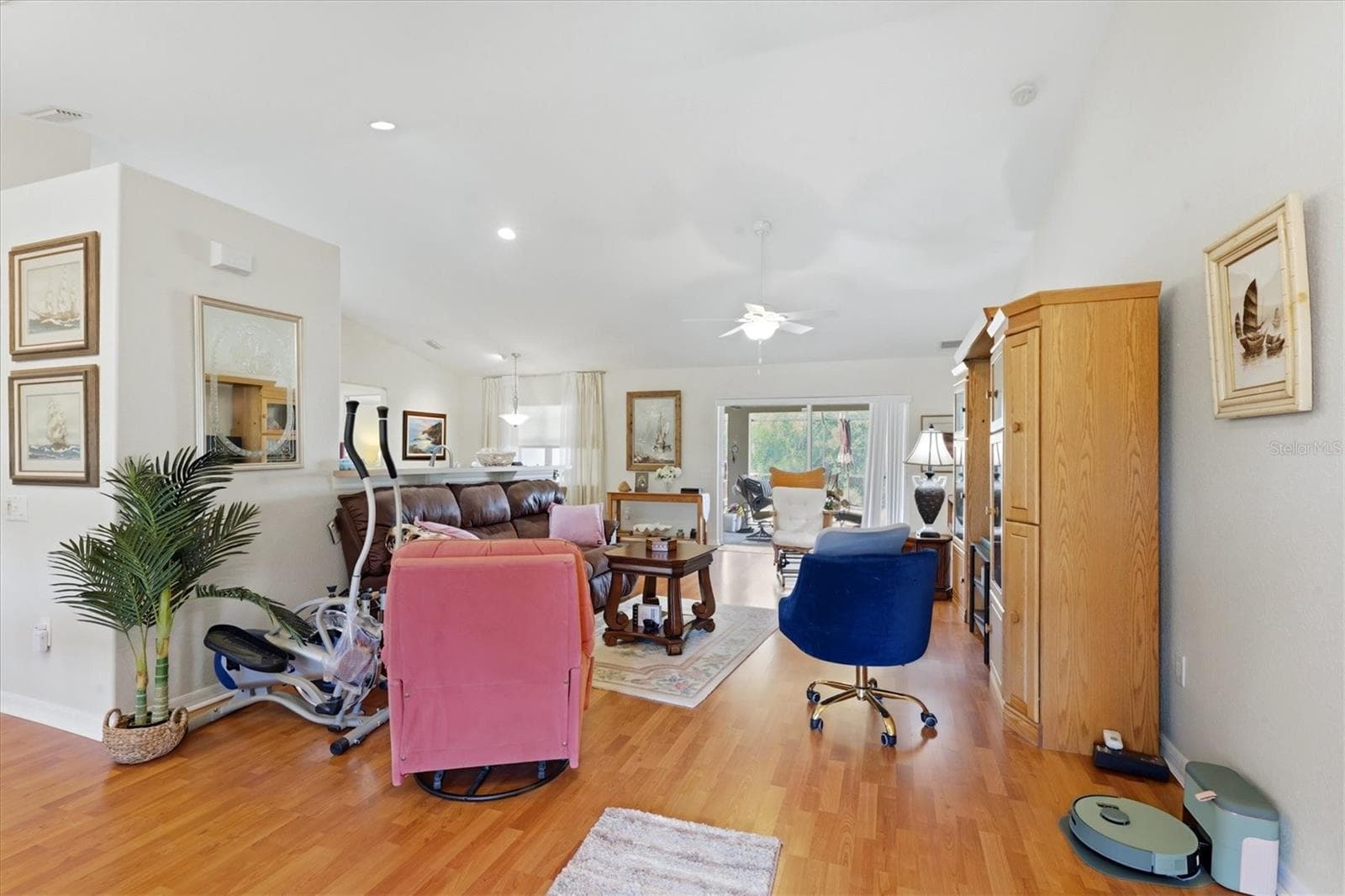 Single Family Residence at 11200 CARNEGIE AVE, ENGLEWOOD, photo 8 of 42