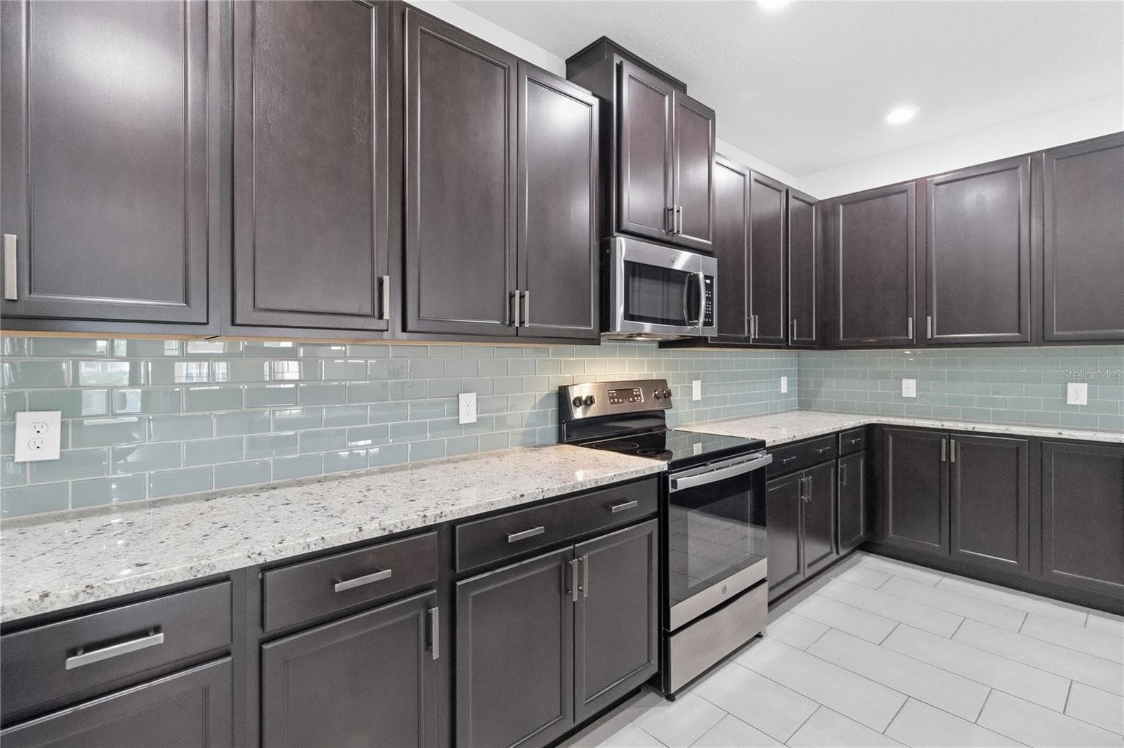 Townhouse at 13444 STODDART AVE, ORLANDO, photo 25 of 57