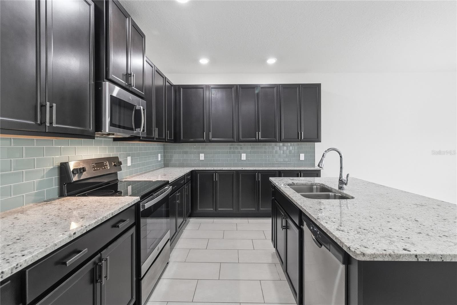 Townhouse at 13444 STODDART AVE, ORLANDO, photo 26 of 57