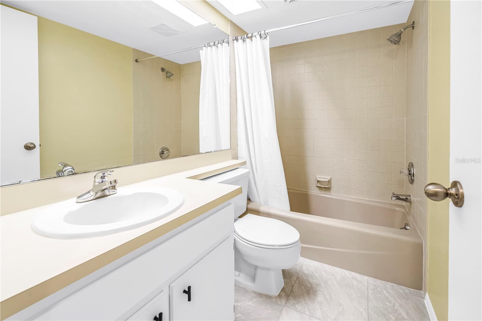 Condominium at 3600 MAGNOLIA RIDGE CIR #1224, PALM HARBOR, photo 12 of 20