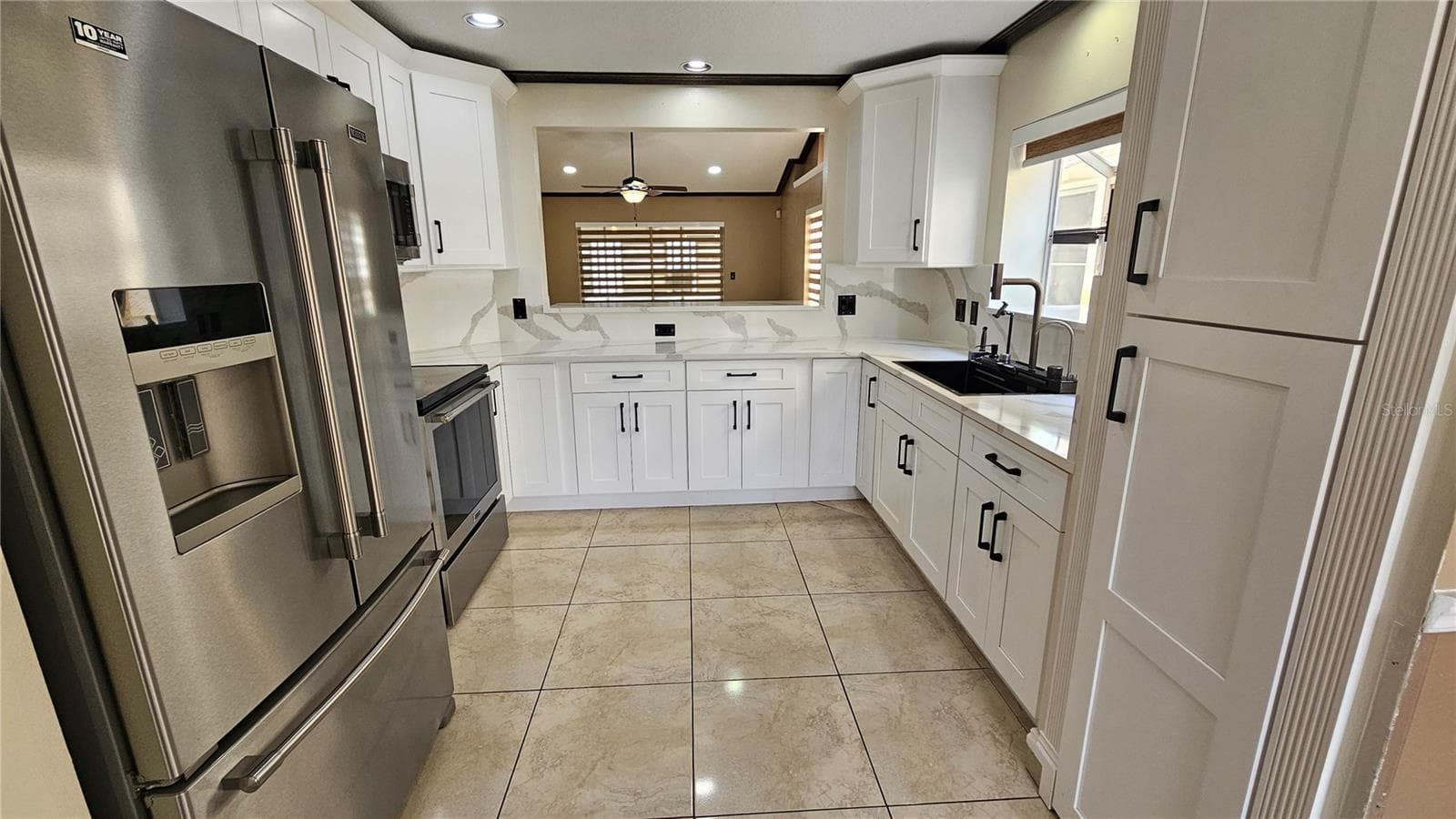 Kitchen - 6053 GENTLE BEN CIR, WESLEY CHAPEL