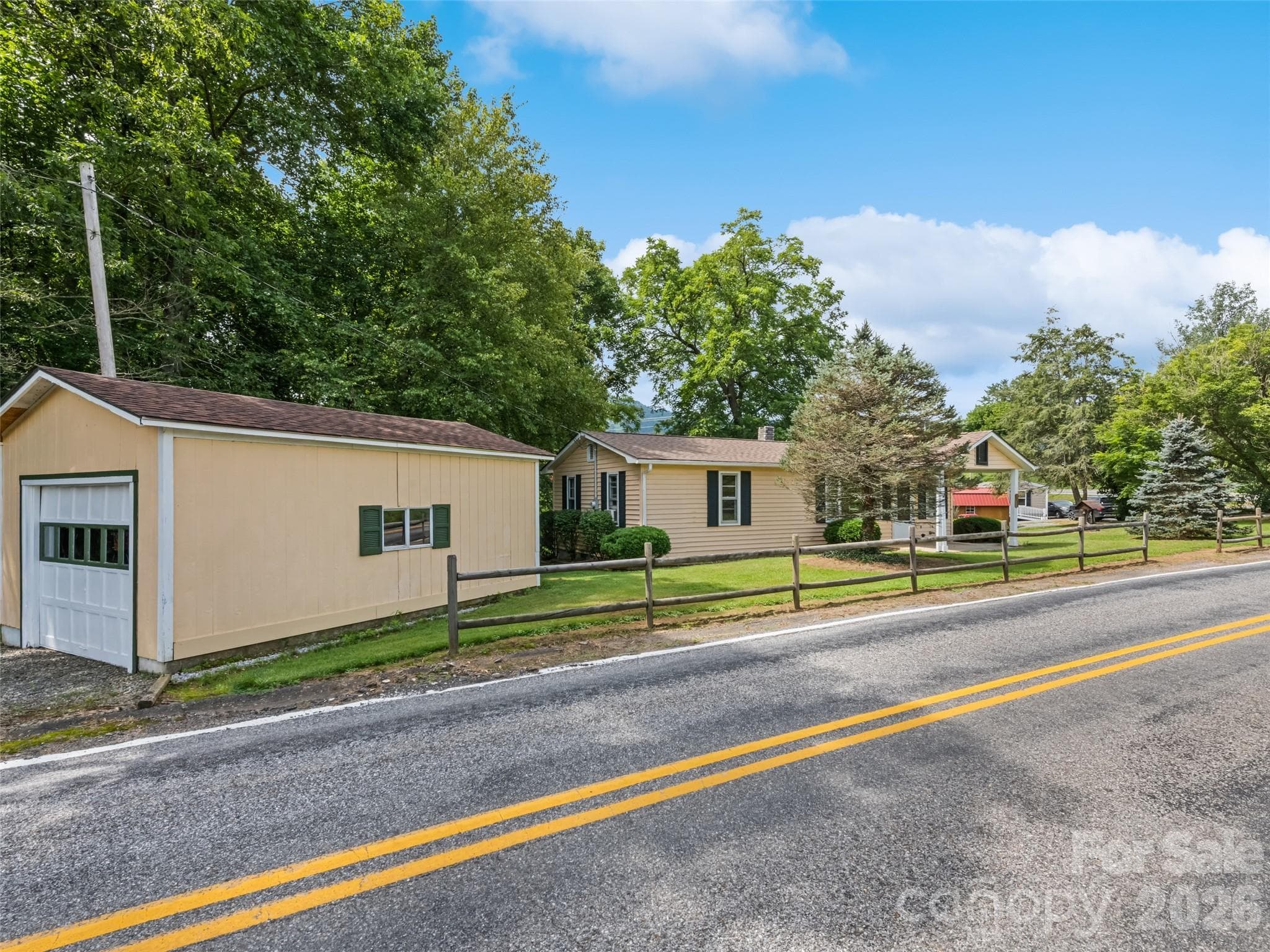 Single Family Residence at Waynesville, photo 3 of 25