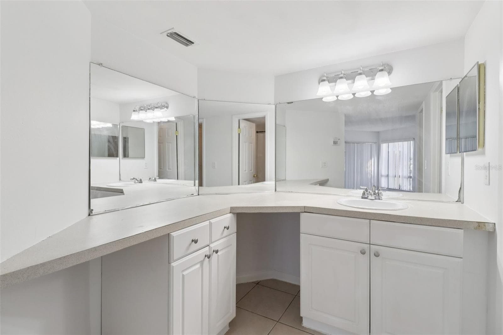 Condominium at 4369 AQUA VISTA DR #16-C, ORLANDO, photo 9 of 19