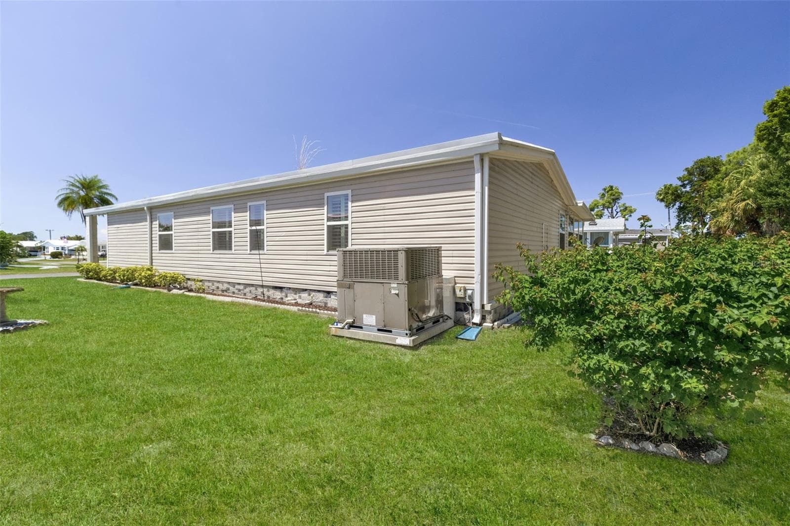 Manufactured Home at 209 VISTORIA DR, NORTH PORT, photo 33 of 37