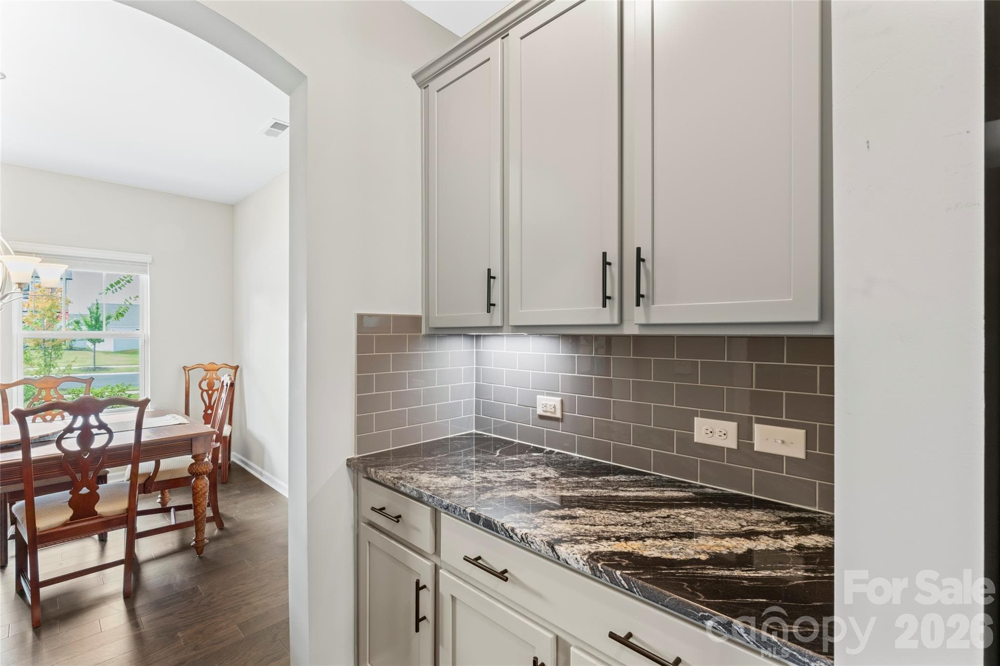 Butlers pantry to Dining room - 2014 Mcdonald Drive, Stanfield
