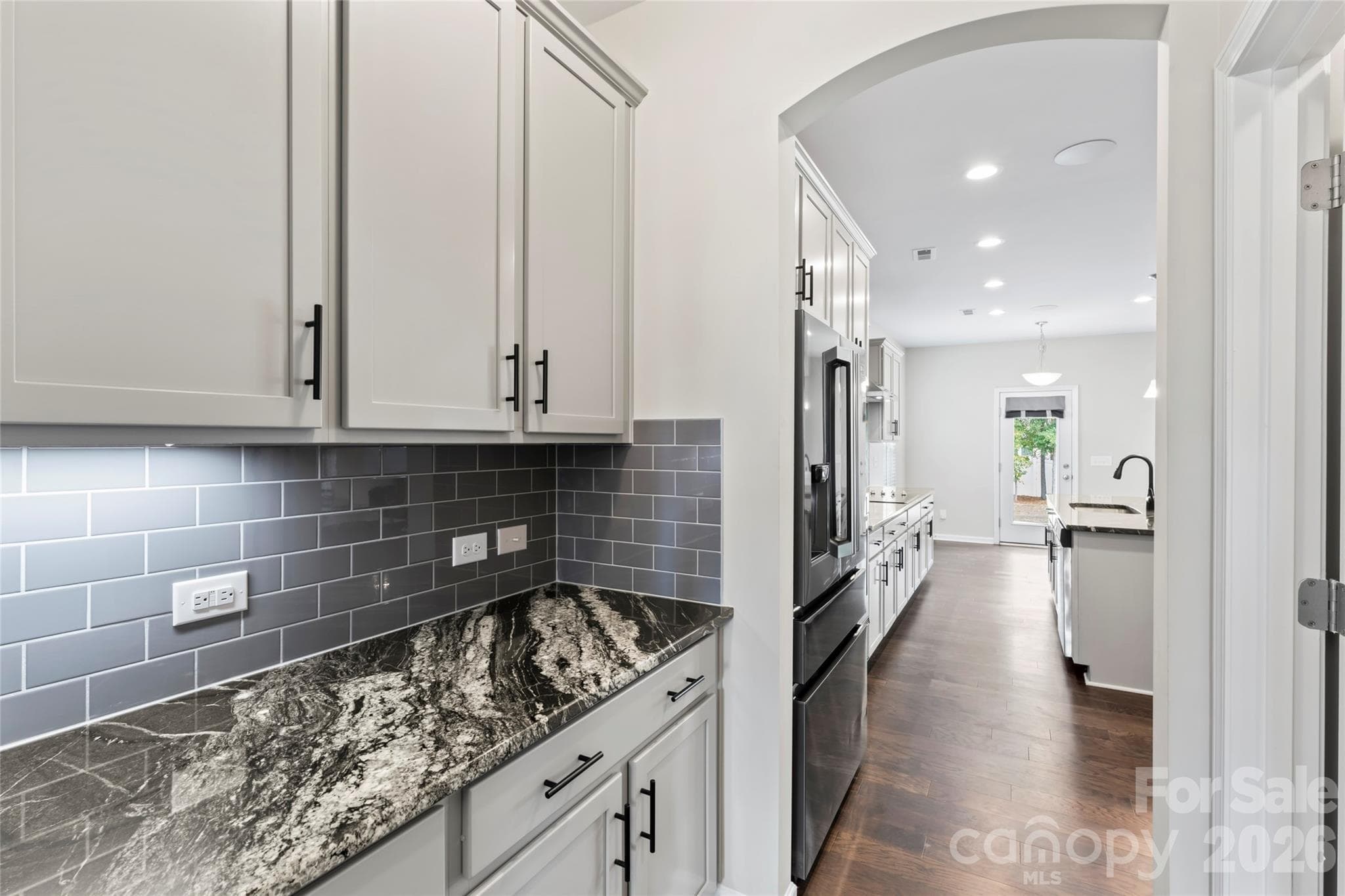 Convenient for entertaining - 2014 Mcdonald Drive, Stanfield