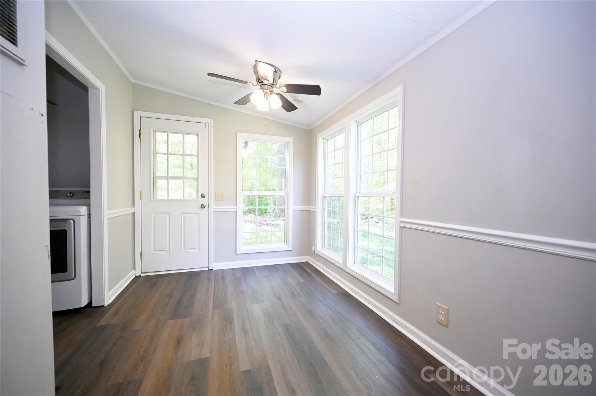 Single Family Residence at 1415 Smith Woods Lane, Hickory Grove, photo 9 of 16