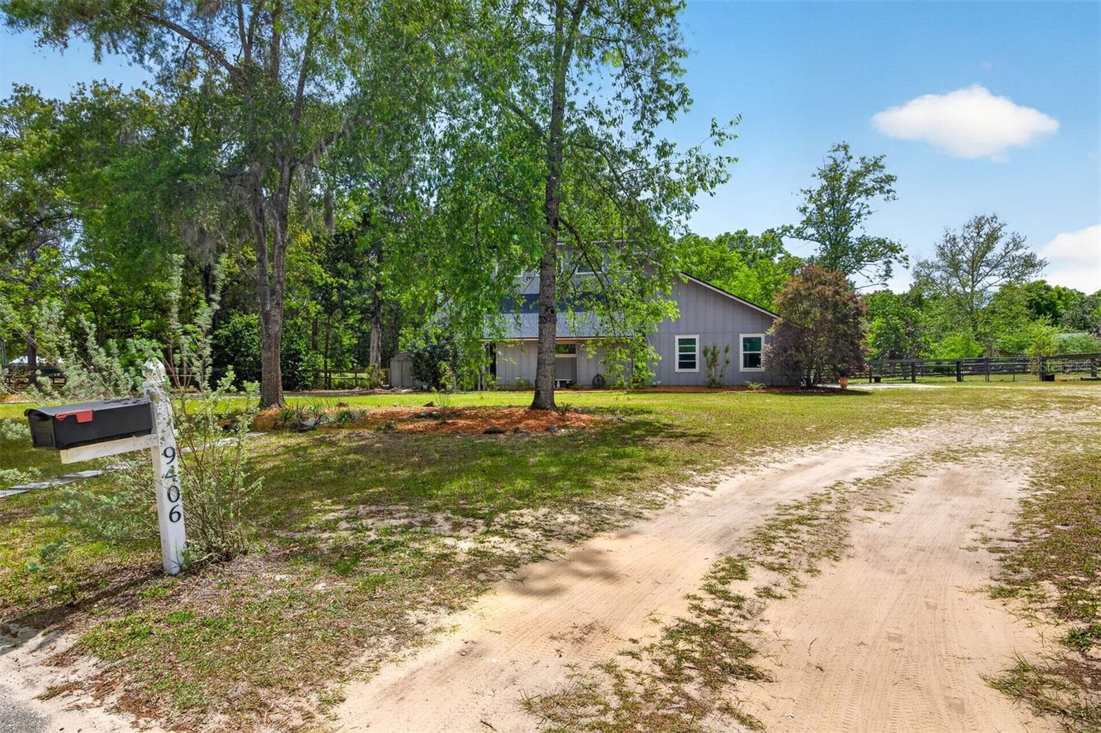 Front drive - 9406 SW 78TH CT, GAINESVILLE