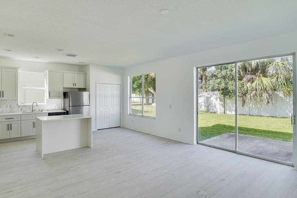 Single Family Residence at 14927 FAVERSHAM CIR, ORLANDO, photo 14 of 57