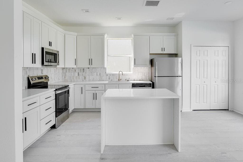 Single Family Residence at 14927 FAVERSHAM CIR, ORLANDO, photo 18 of 57