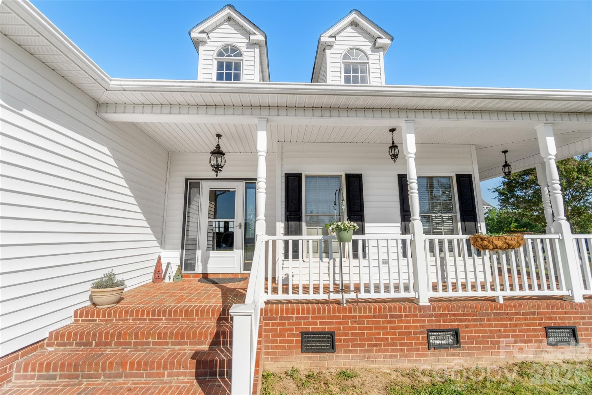 Front Porch - 2921 Old Pageland Marshville Road, Wingate