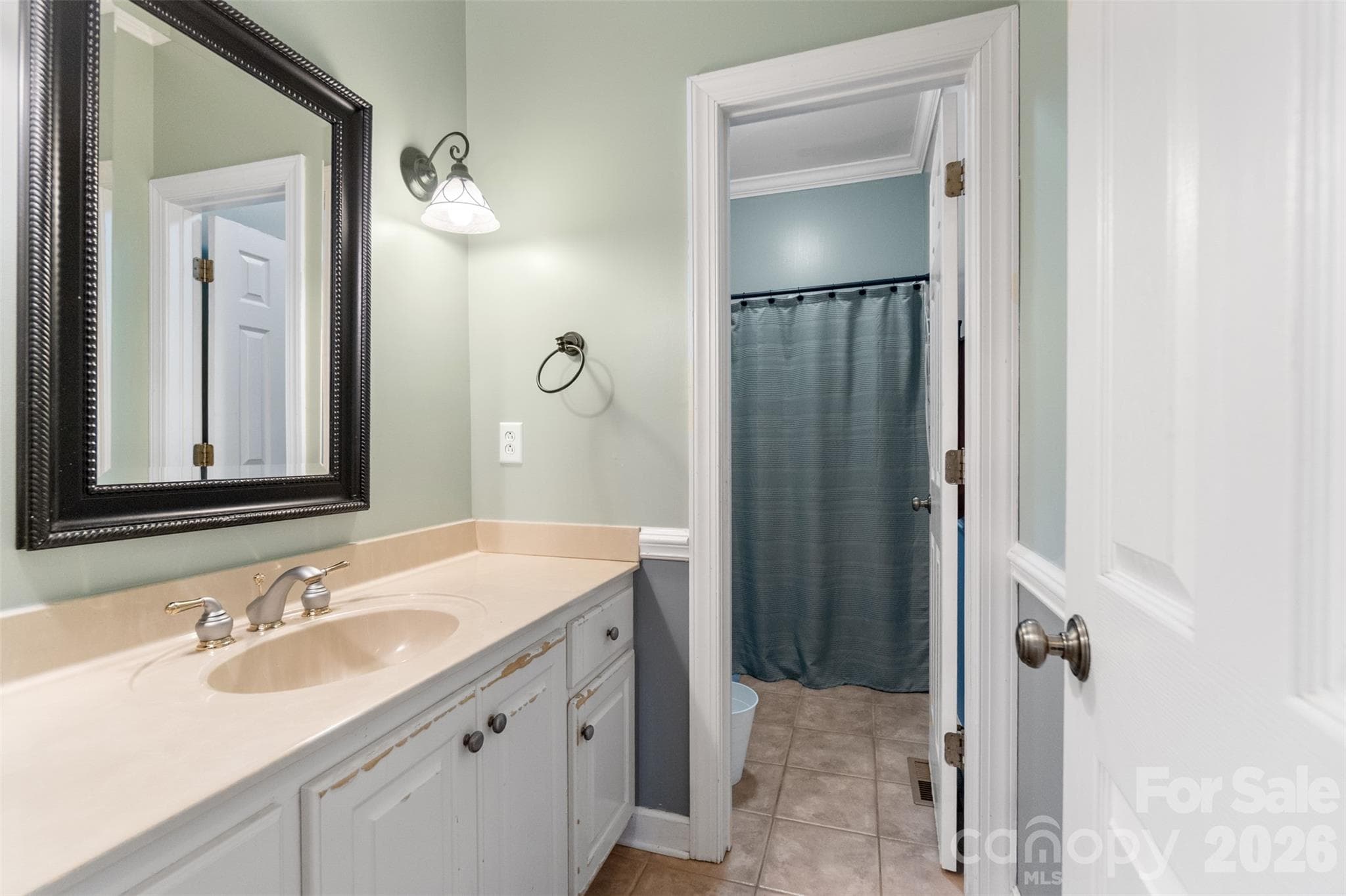 Hall Bathroom - 2921 Old Pageland Marshville Road, Wingate