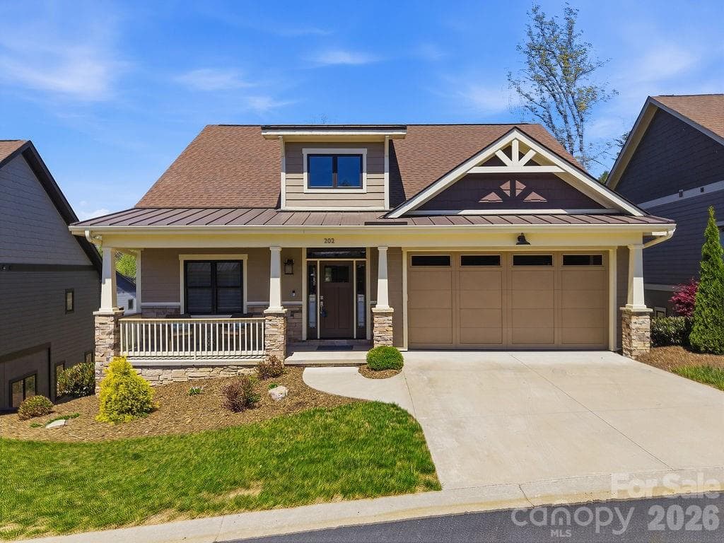 Townhouse at Hendersonville, photo 2 of 40