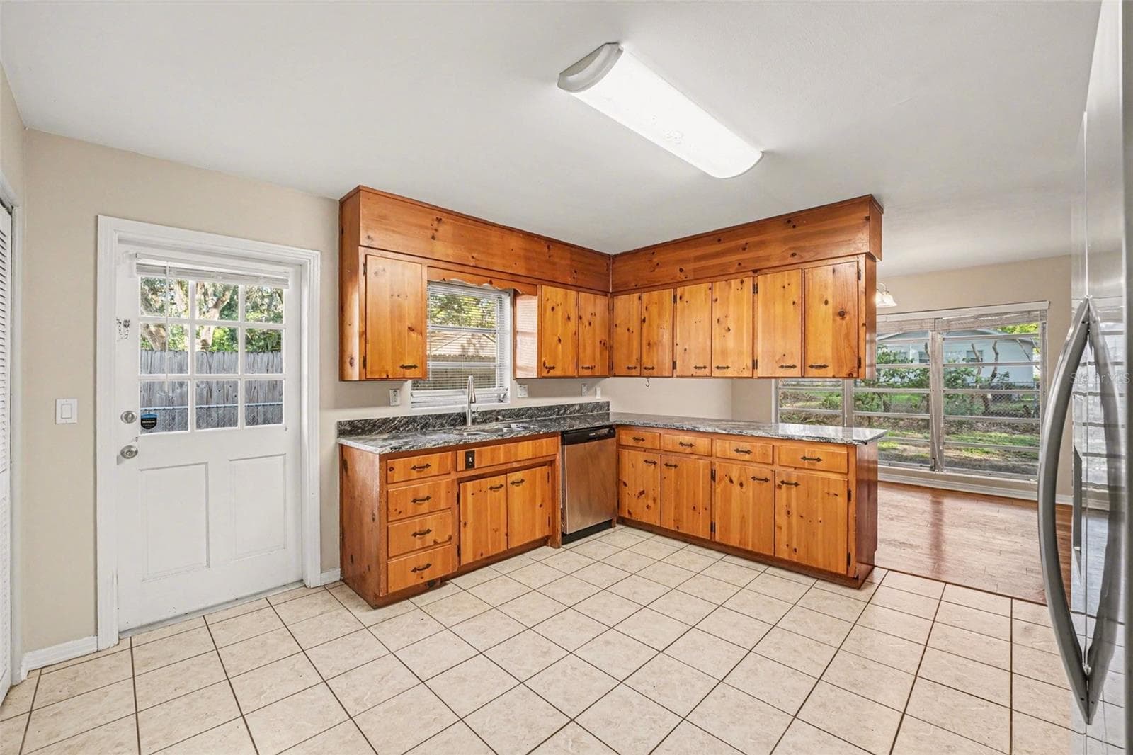 Single Family Residence at 521 W PALMEDEN DR, LAKELAND, photo 10 of 20