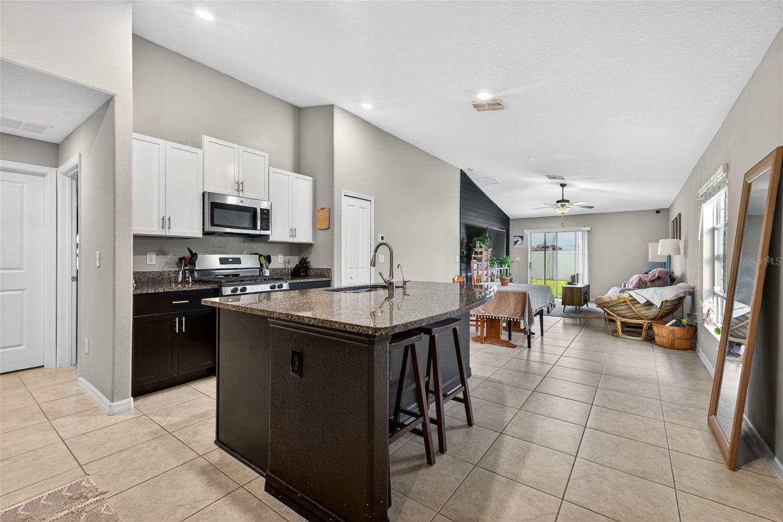 Single Family Residence at 9324 LEMON DROP LOOP, SUN CITY CENTER, photo 4 of 32