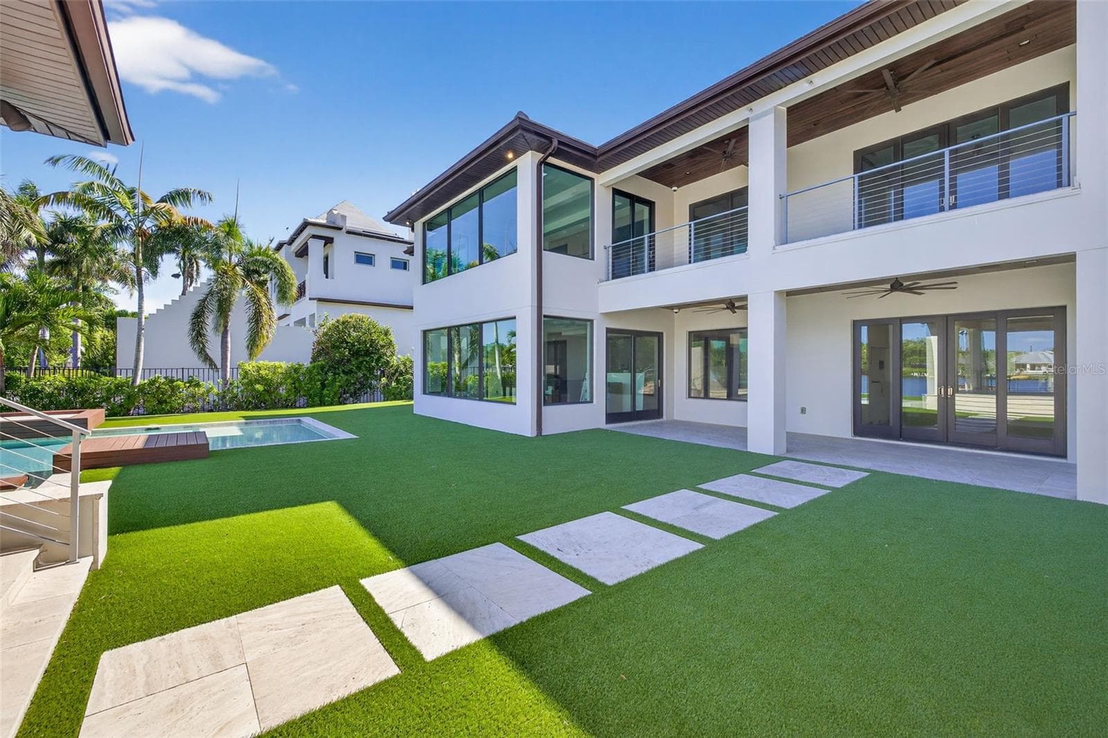 Single Family Residence at 460 COFFEE POT RIVIERA NE, ST PETERSBURG, photo 30 of 73