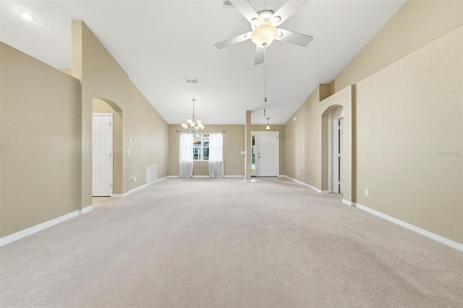 Single Family Residence at 17083 SE 115TH TERRACE RD, SUMMERFIELD, photo 9 of 61