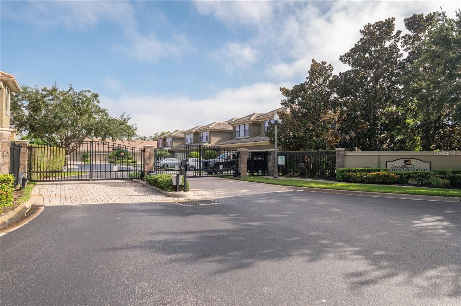 Tarpon Ridge is a Gated Community! - 2527 SILVERBACK CT, PALM HARBOR