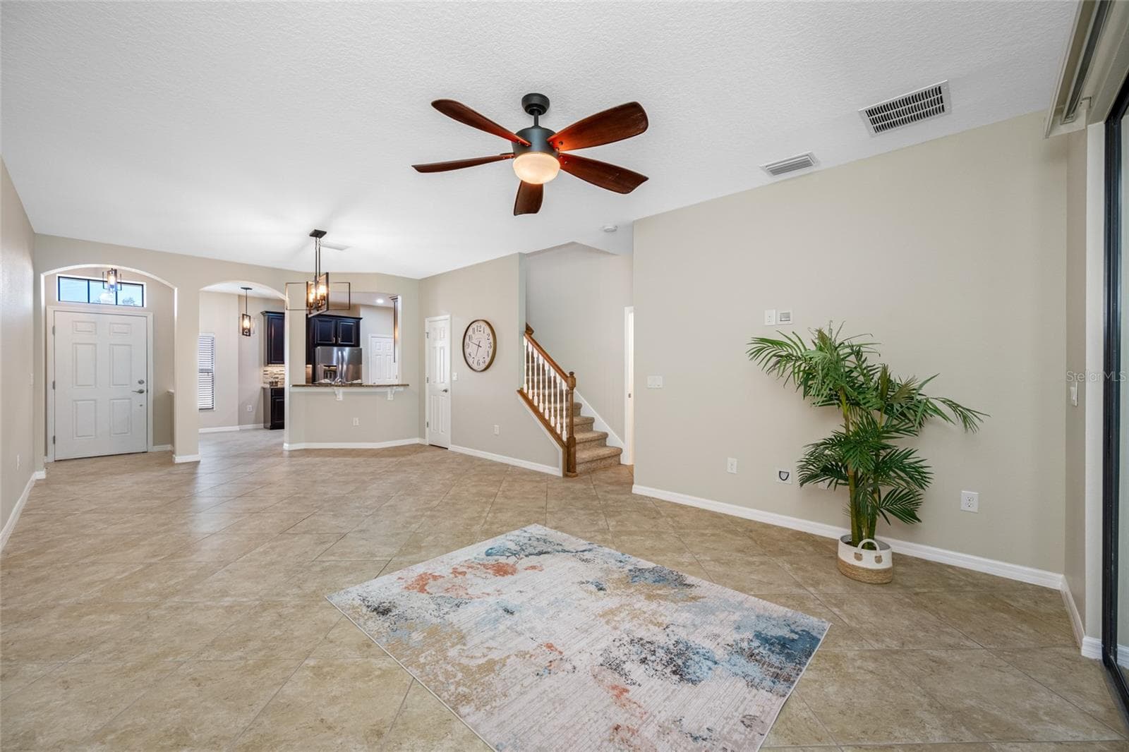 Spacious Open Floor Plan! - 2527 SILVERBACK CT, PALM HARBOR