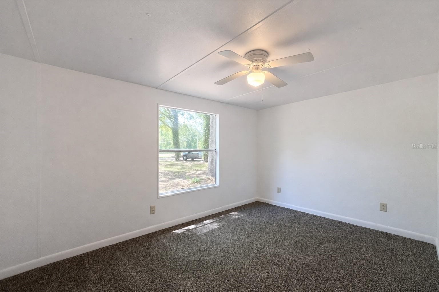 Manufactured Home at 2414 NW 121ST AVE, GAINESVILLE, photo 13 of 20