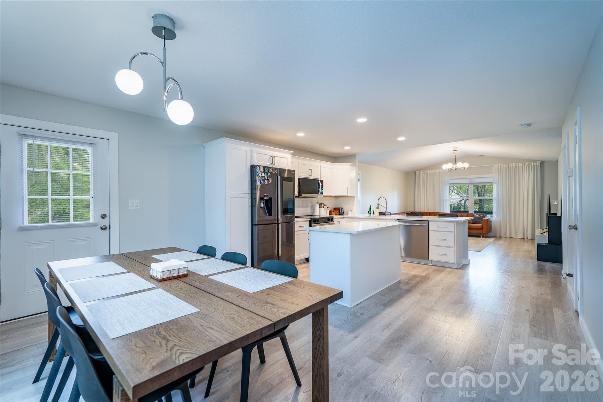 Single Family Residence at 16 DanielBrooke Drive, Asheville, photo 9 of 27
