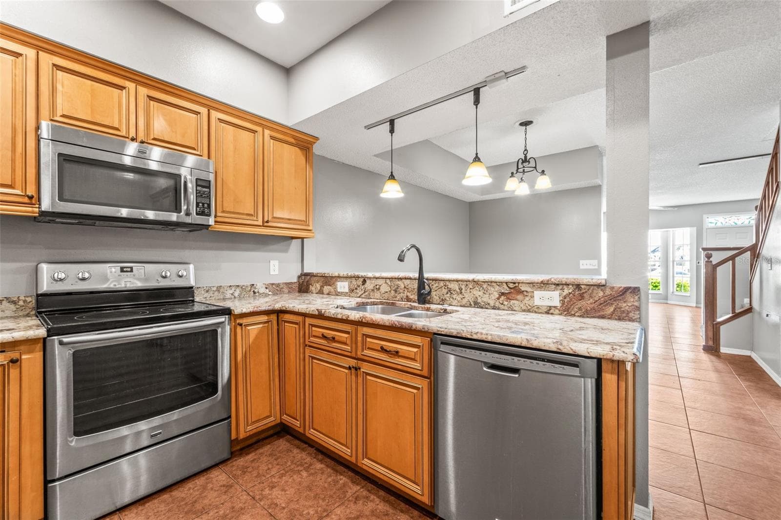 Townhouse at 312 WINCHESTER WAY, PALM HARBOR, photo 7 of 66