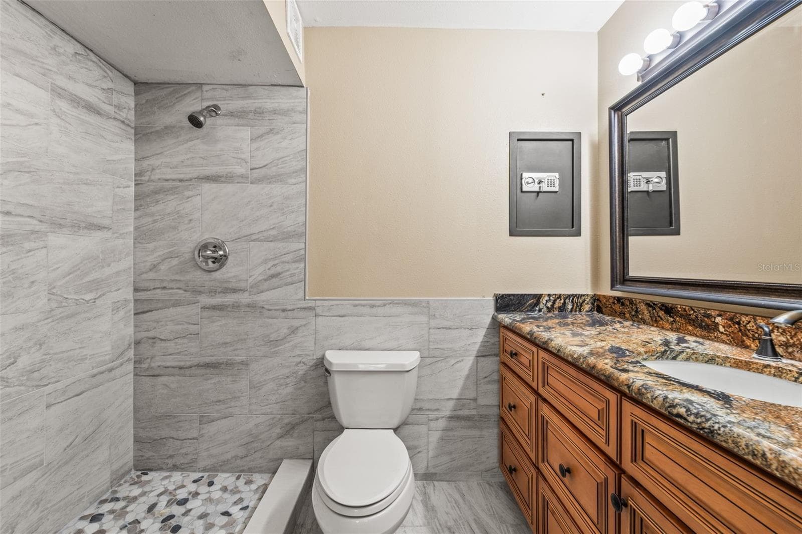 Primary ensuite bathroom - 312 WINCHESTER WAY, PALM HARBOR