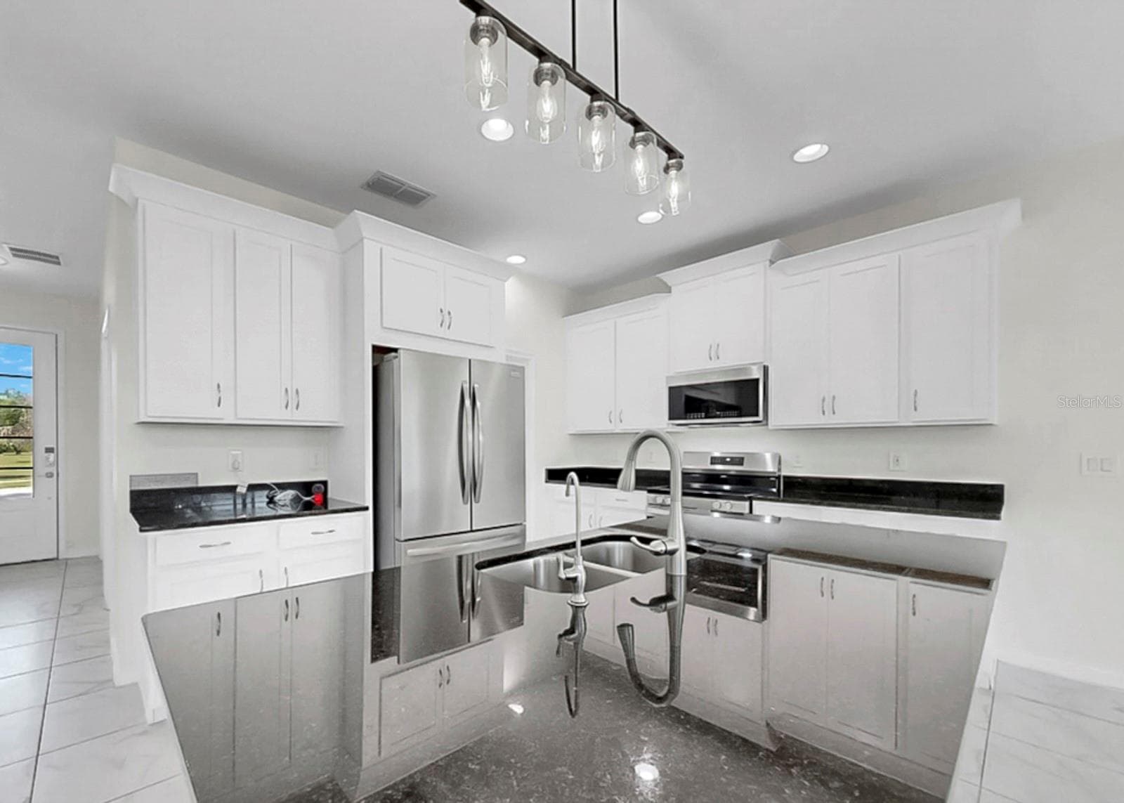 Single Family Residence at 12317 BAY ESTUARY BND, RIVERVIEW, photo 12 of 93