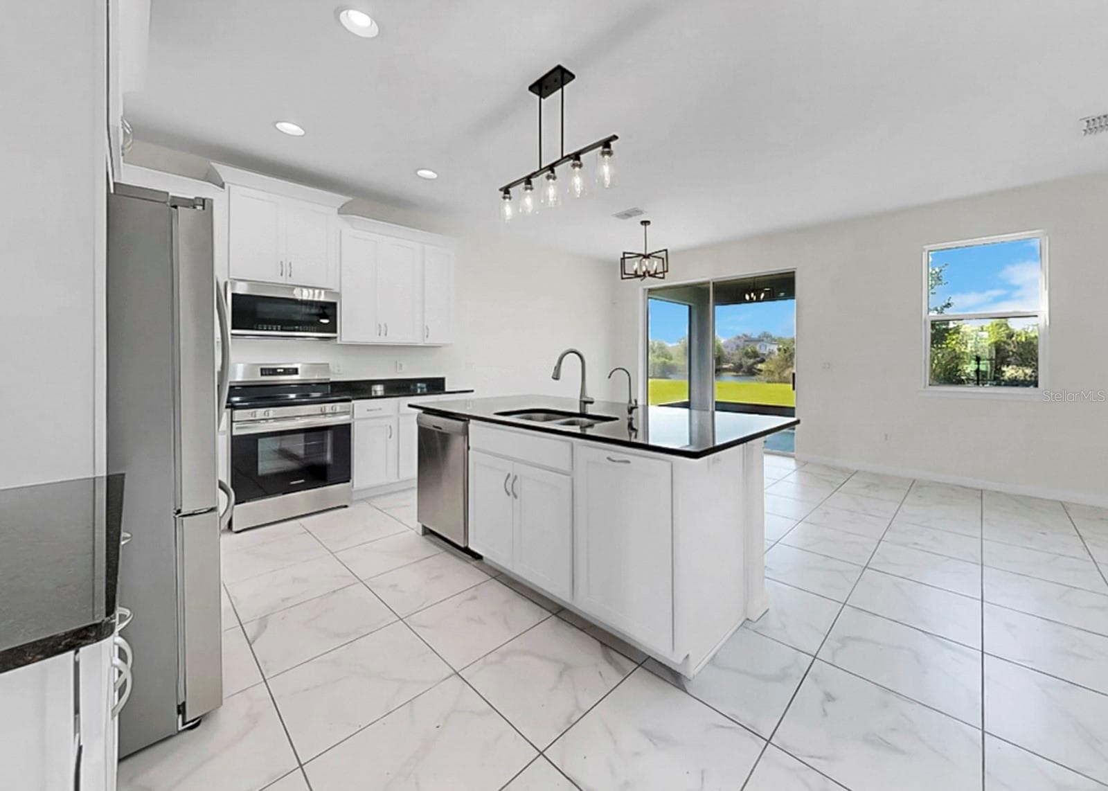 Single Family Residence at 12317 BAY ESTUARY BND, RIVERVIEW, photo 18 of 93