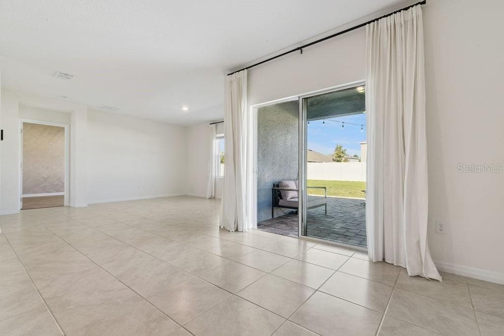 Single Family Residence at 5235 MAHOGANY DR, MOUNT DORA, photo 10 of 61