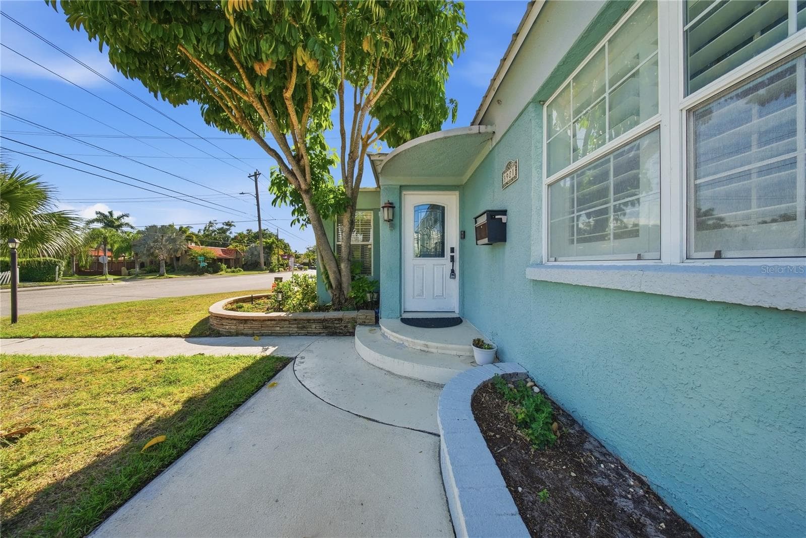 Single Family Residence at 3921 W BAY TO BAY BLVD, TAMPA, photo 3 of 56