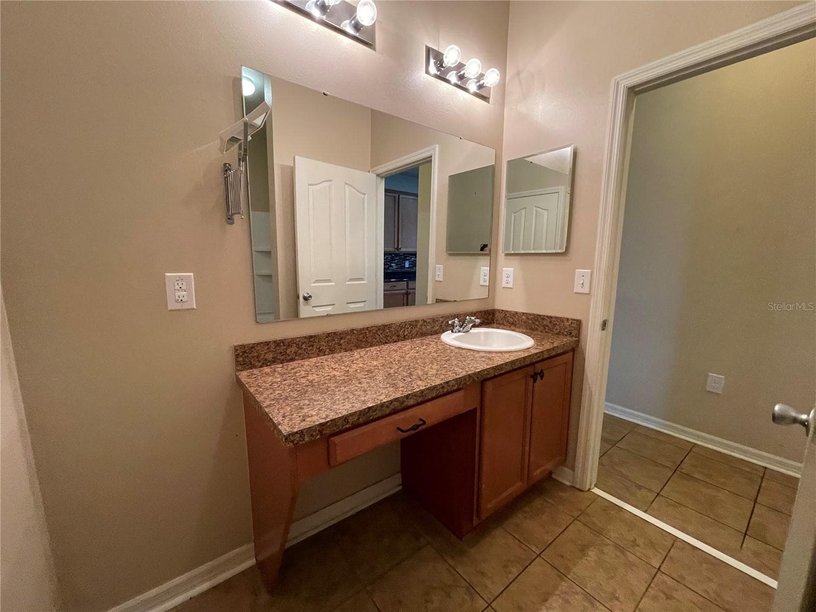 Guest Bath - 10026 WEATHERS LOOP, CLERMONT